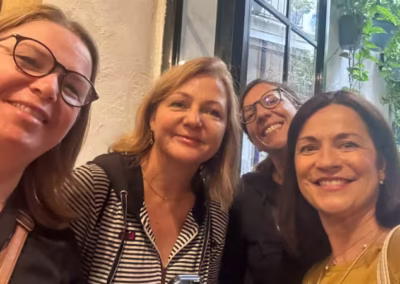 carmen teixeira con alumnas
